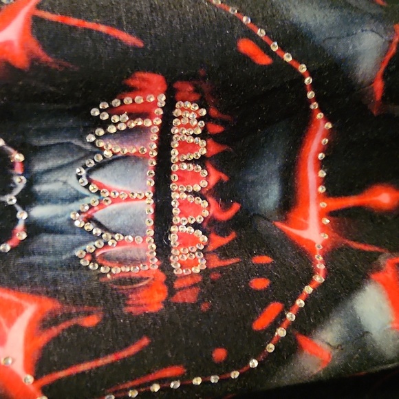 NWOT! Skull diamond top - Picture 5 of 9